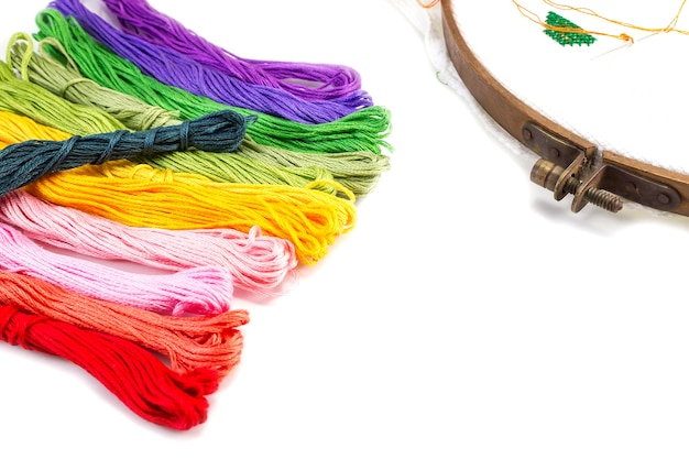zbiór kolorowych nici